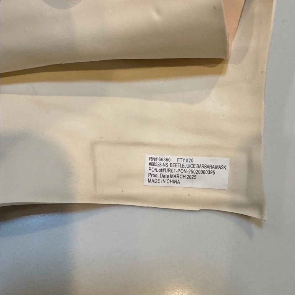 NWT Beetlejuice Barbara Mask Costume Halloween 👻 - Picture 7 of 7